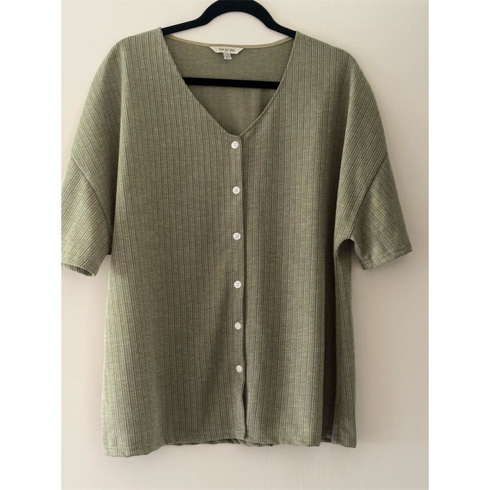 Yak & Yeti Top Womens L/XL Olive Green Ribbed Knit V-Neck Button Front